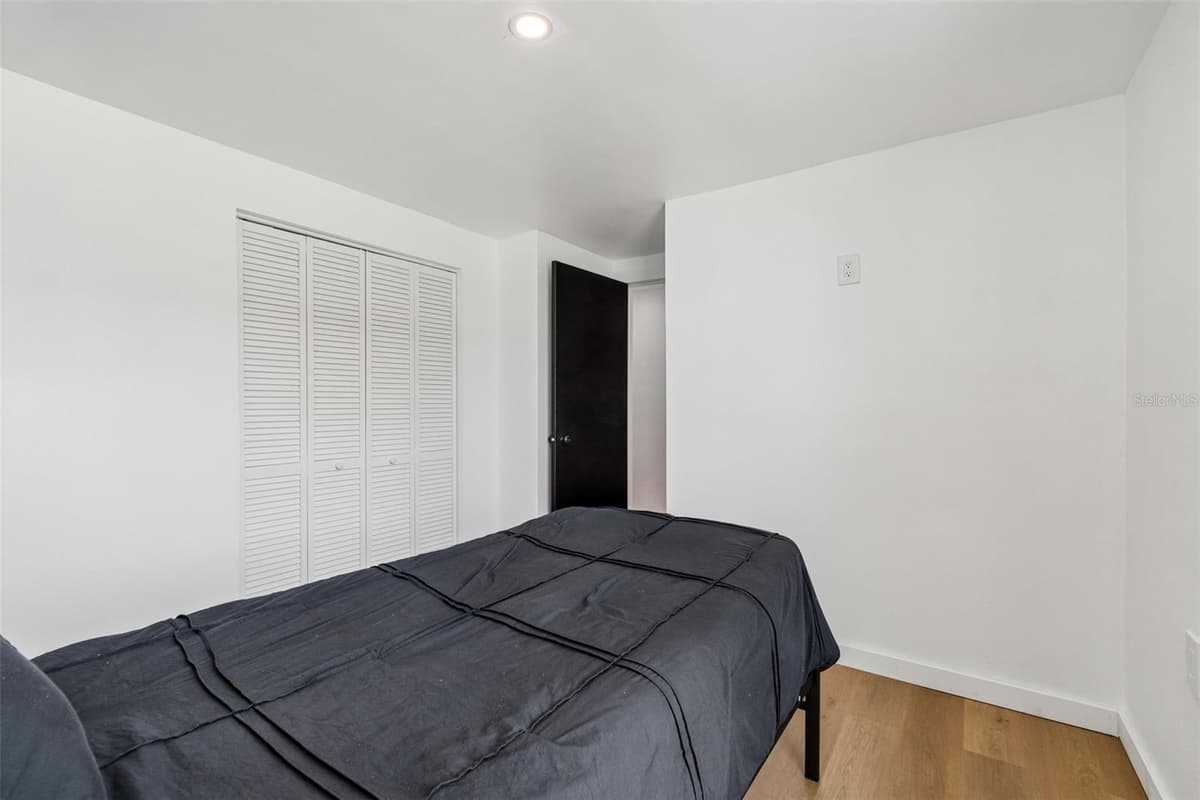 1166 CHANCELLOR DRIVE — photo 28 of 88