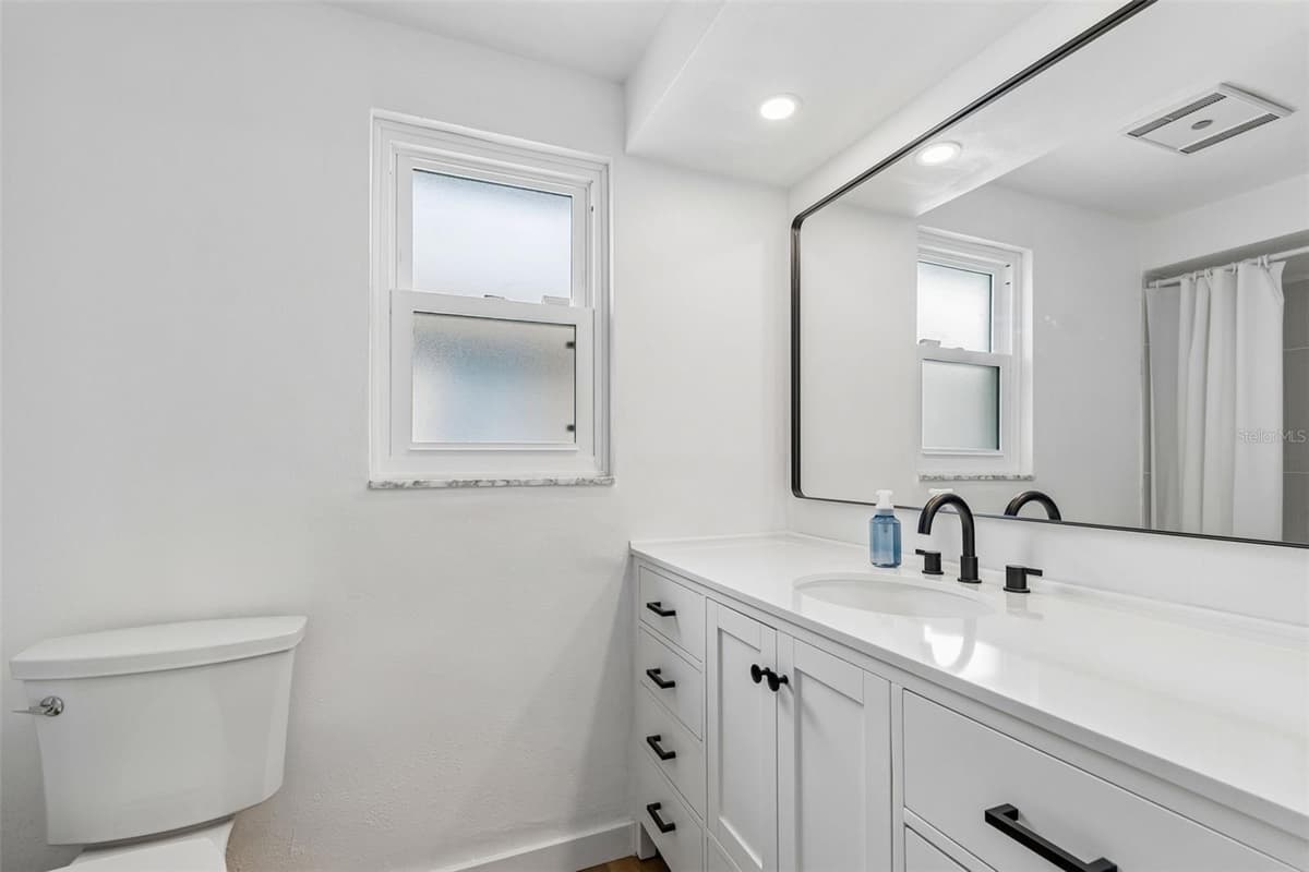 1166 CHANCELLOR DRIVE — photo 37 of 88