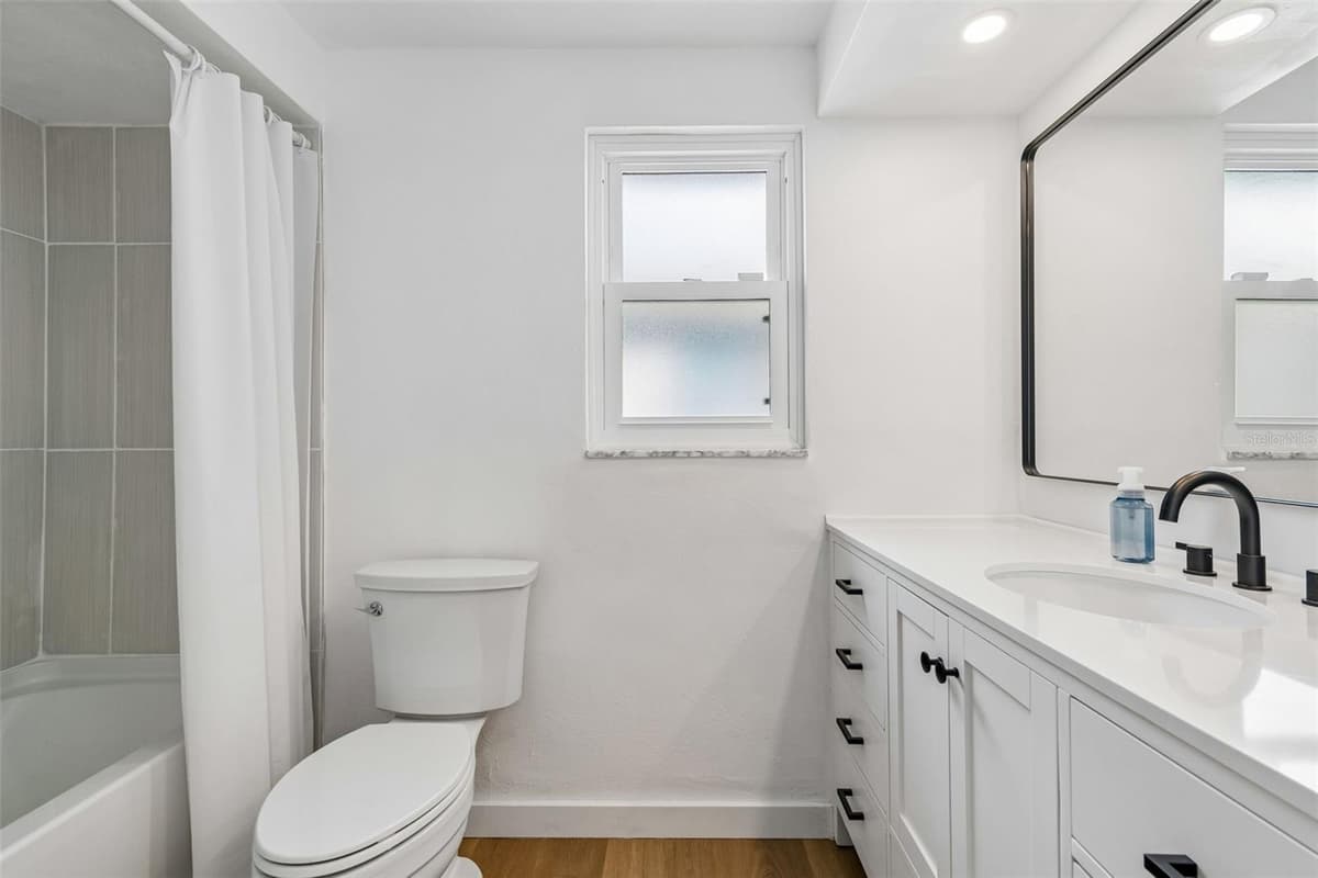 1166 CHANCELLOR DRIVE — photo 36 of 88