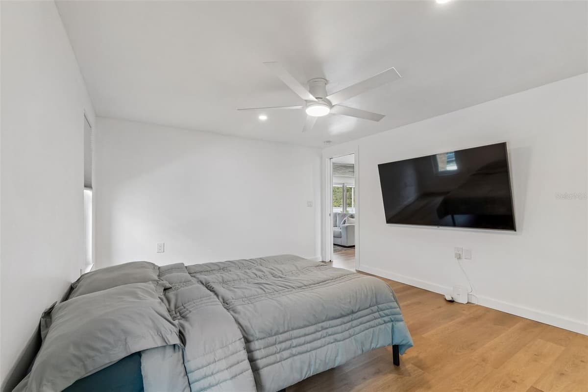 1166 CHANCELLOR DRIVE — photo 33 of 88