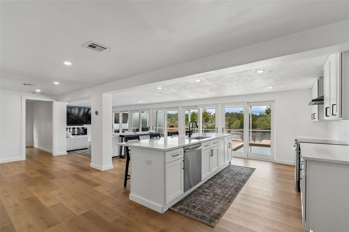 1166 CHANCELLOR DRIVE — photo 9 of 88