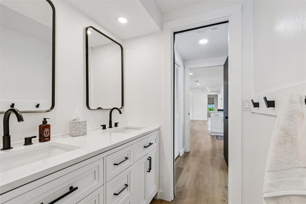 1166 CHANCELLOR DRIVE — photo 60 of 88