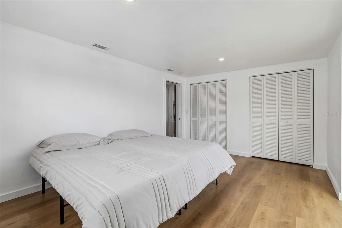 1166 CHANCELLOR DRIVE — photo 52 of 88
