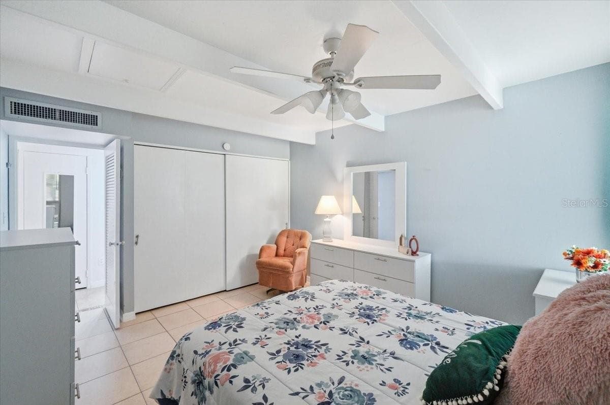 2237 CLUB CIRCLE — photo 19 of 44