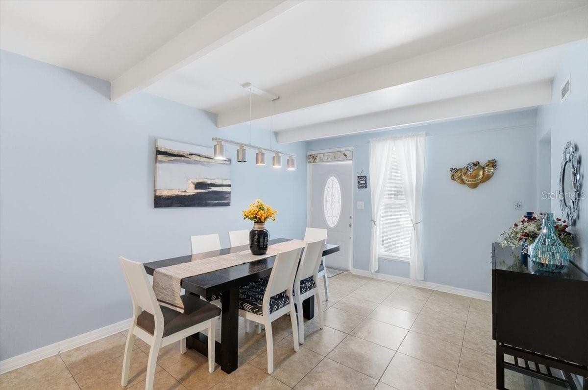 2237 CLUB CIRCLE — photo 13 of 44