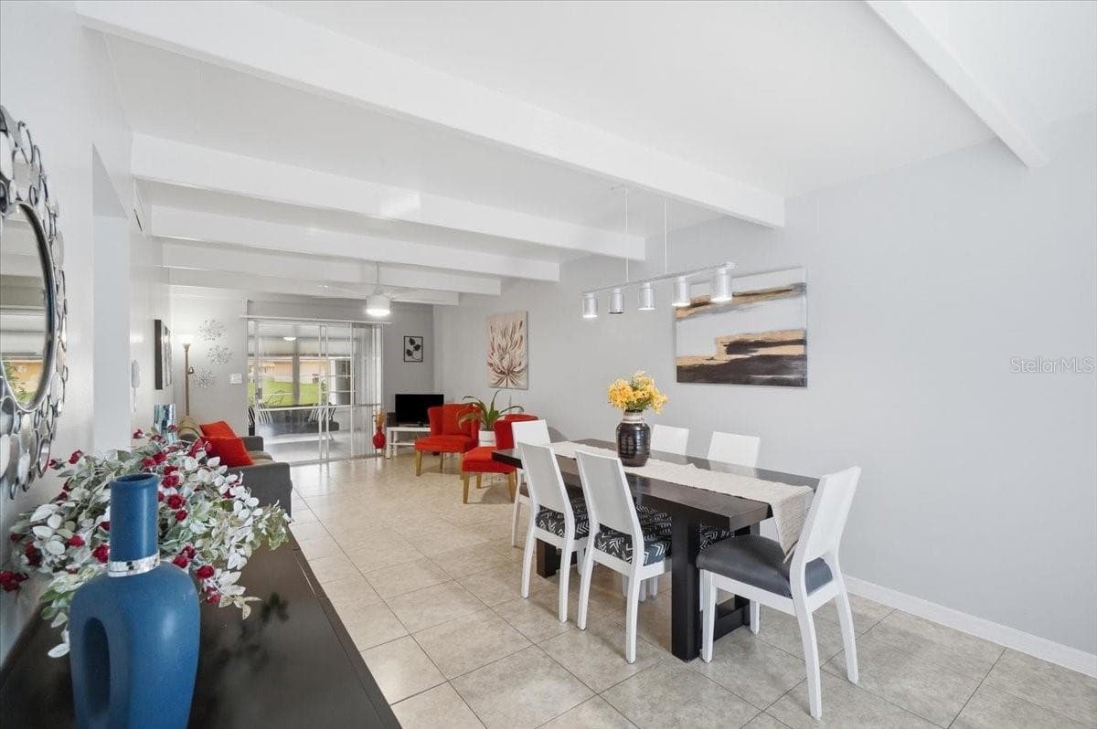 2237 CLUB CIRCLE — photo 14 of 44