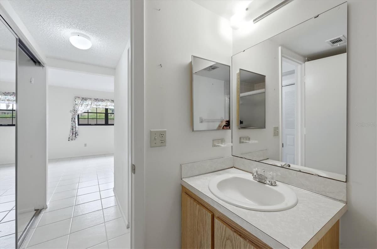 1515 FORREST NELSON BOULEVARD — photo 25 of 41