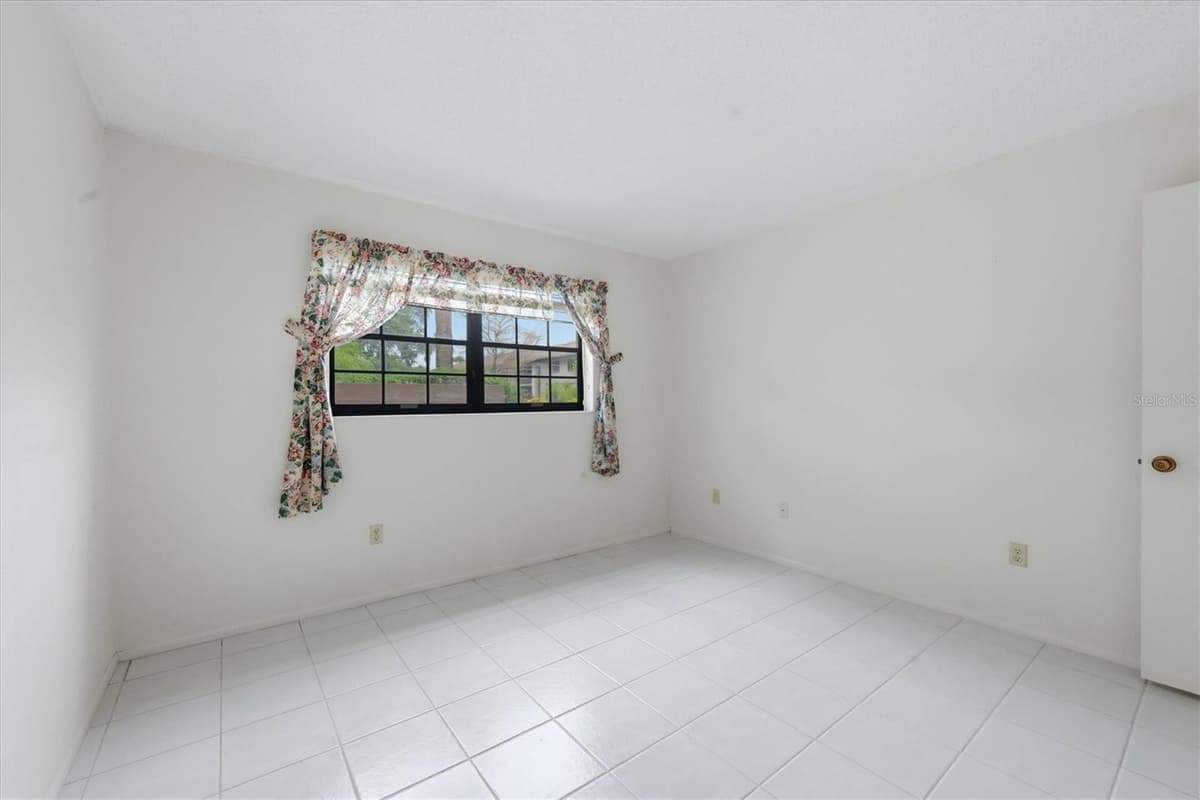 1515 FORREST NELSON BOULEVARD — photo 19 of 41