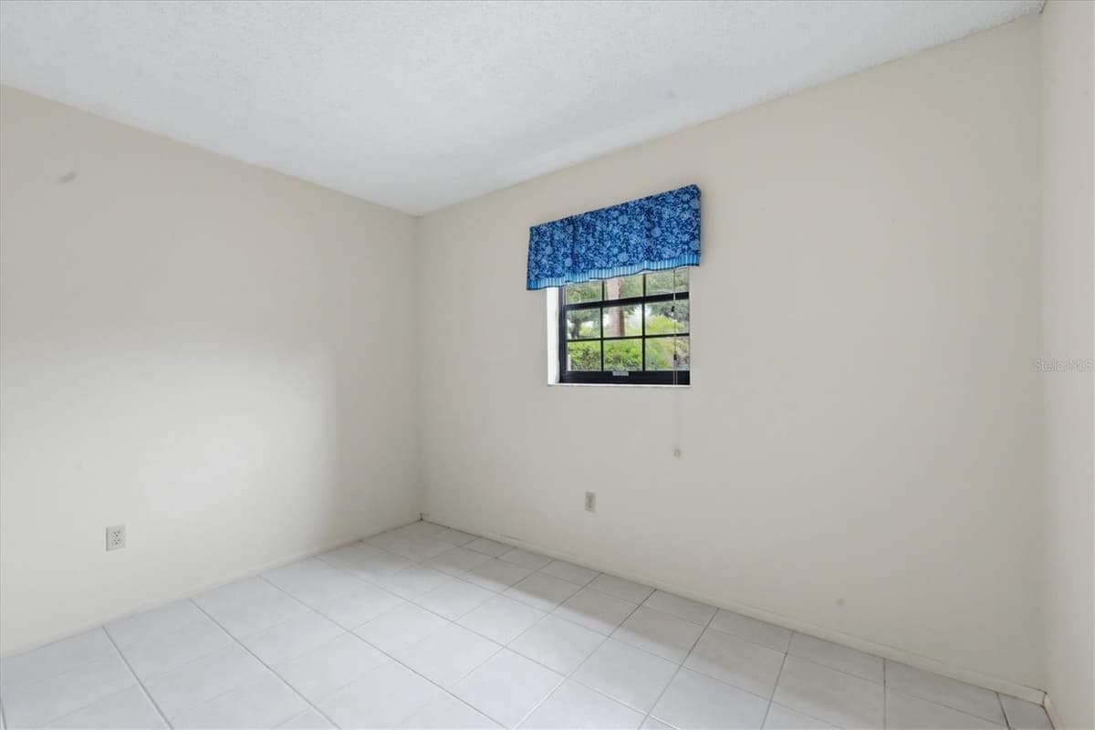 1515 FORREST NELSON BOULEVARD — photo 14 of 41