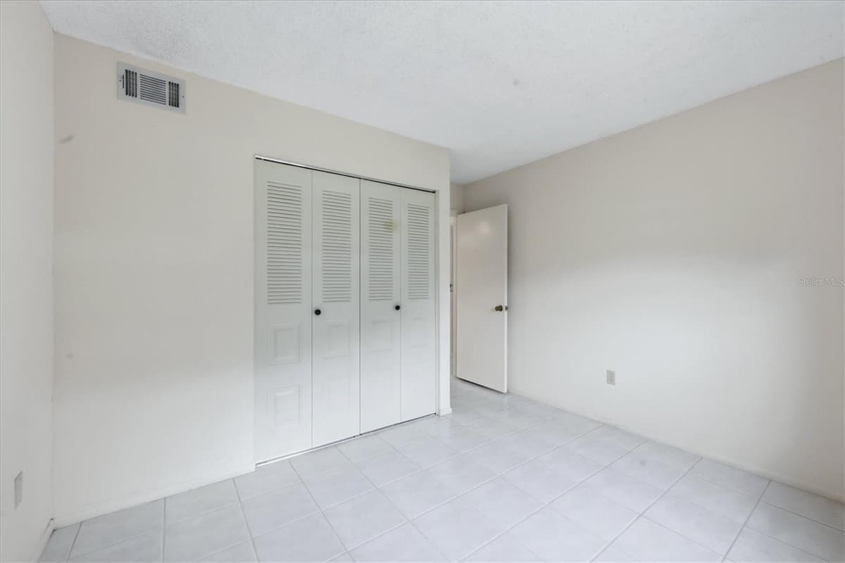 1515 FORREST NELSON BOULEVARD — photo 15 of 41
