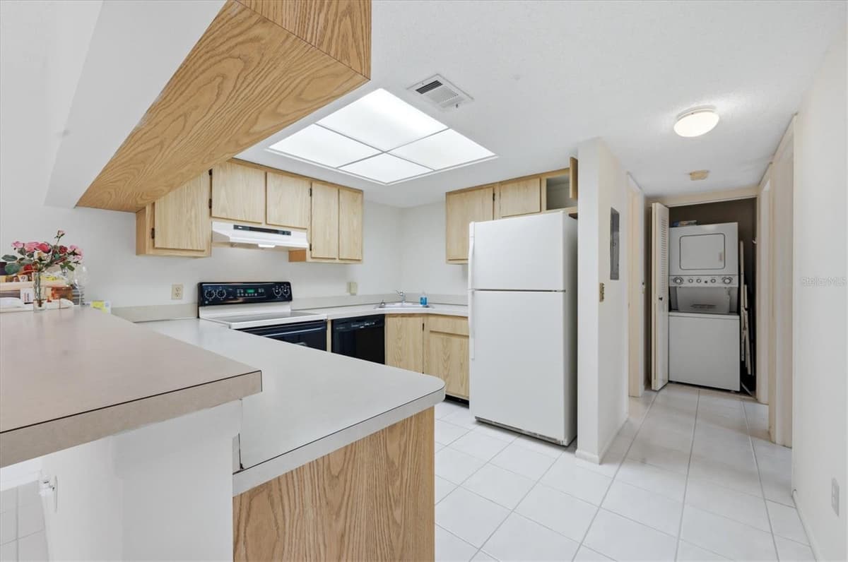 1515 FORREST NELSON BOULEVARD — photo 8 of 41