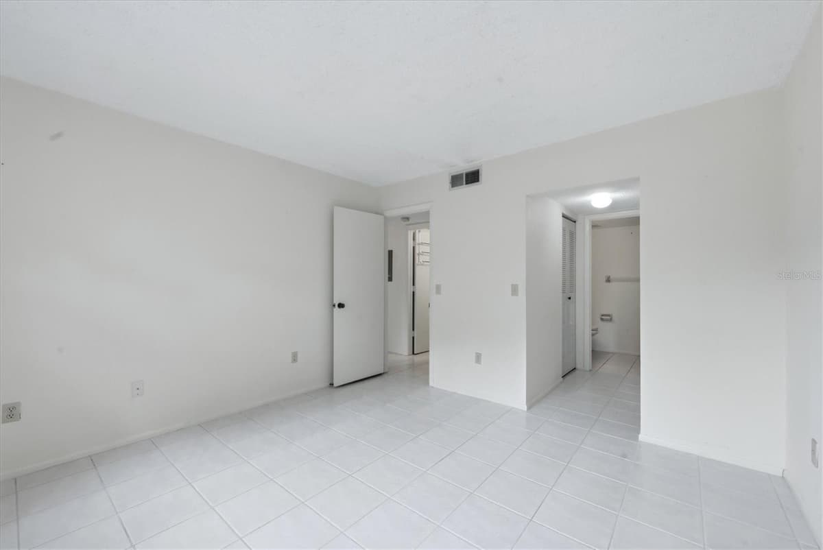 1515 FORREST NELSON BOULEVARD — photo 18 of 41
