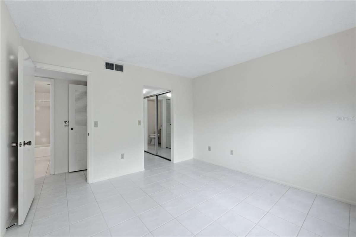 1515 FORREST NELSON BOULEVARD — photo 17 of 41