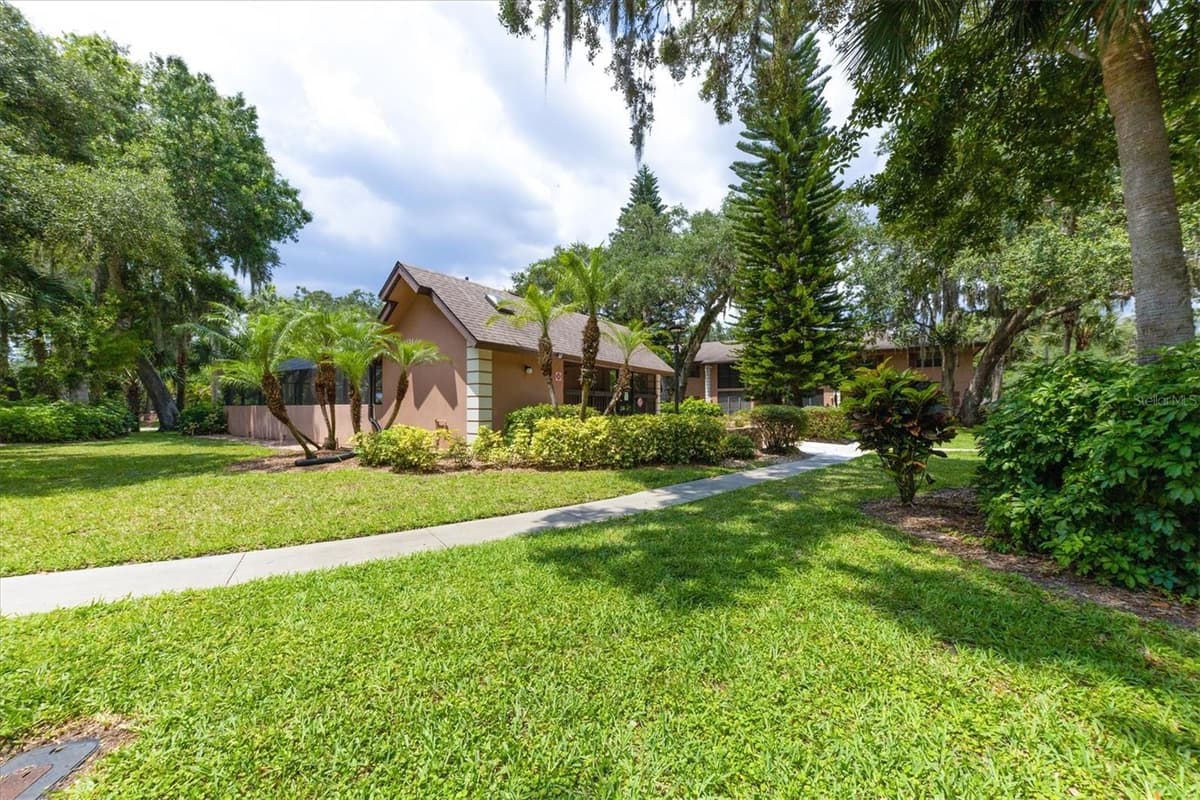 1515 FORREST NELSON BOULEVARD — photo 33 of 41