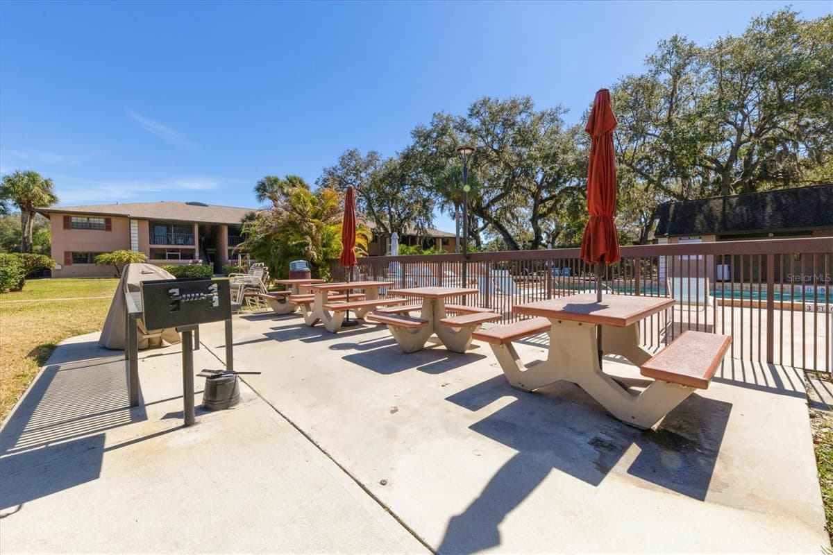 1515 FORREST NELSON BOULEVARD — photo 38 of 41