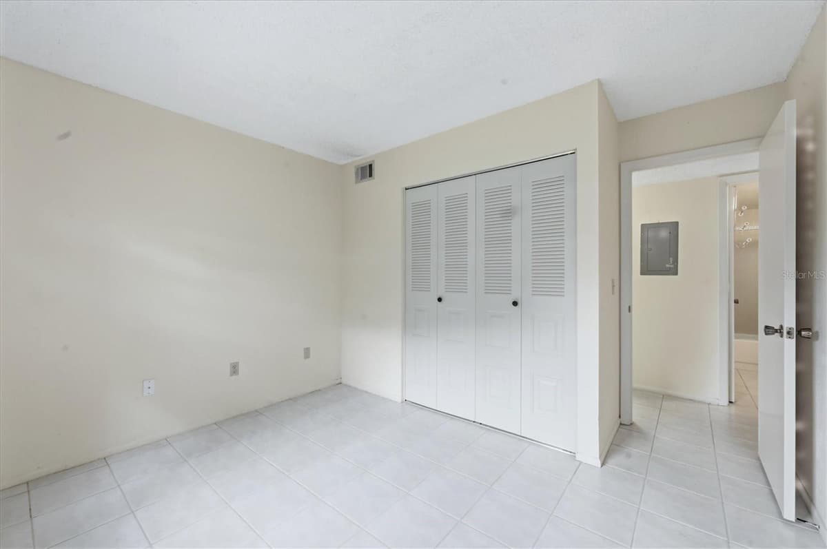 1515 FORREST NELSON BOULEVARD — photo 13 of 41
