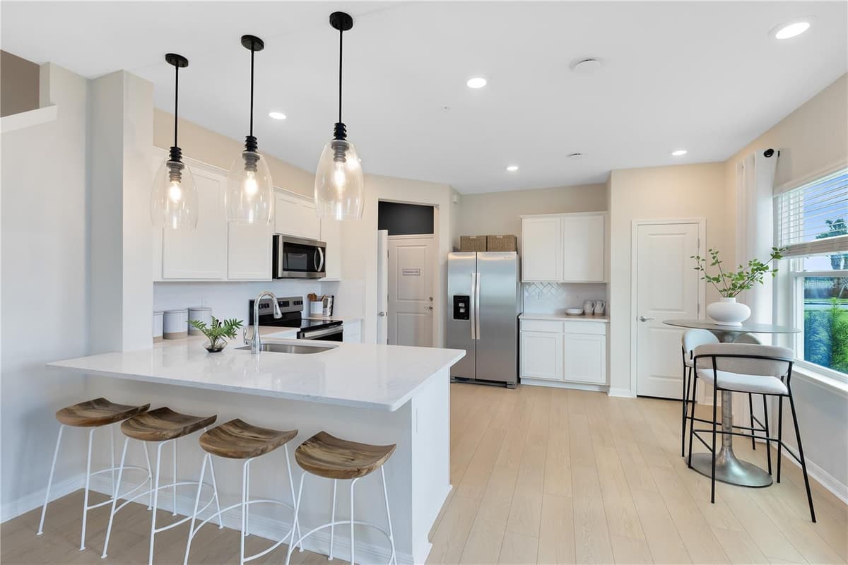 5015 SUNRISE ESTATES DRIVE — photo 4 of 23