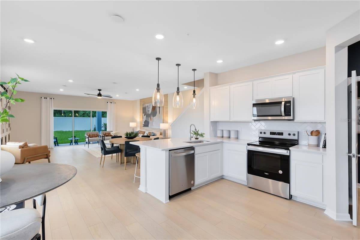 5015 SUNRISE ESTATES DRIVE — photo 3 of 23