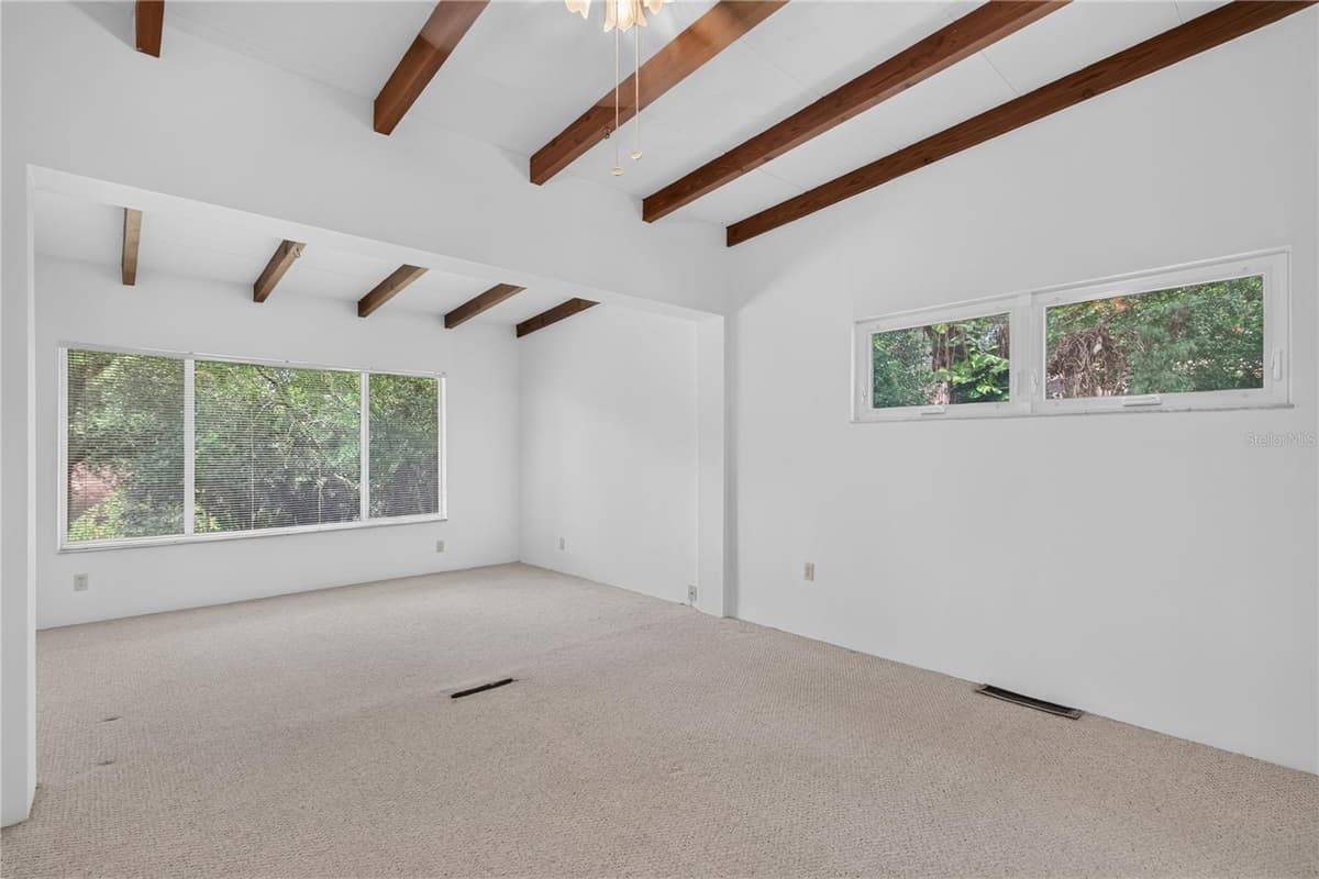 2435 BROADVUE AVE — photo 13 of 39