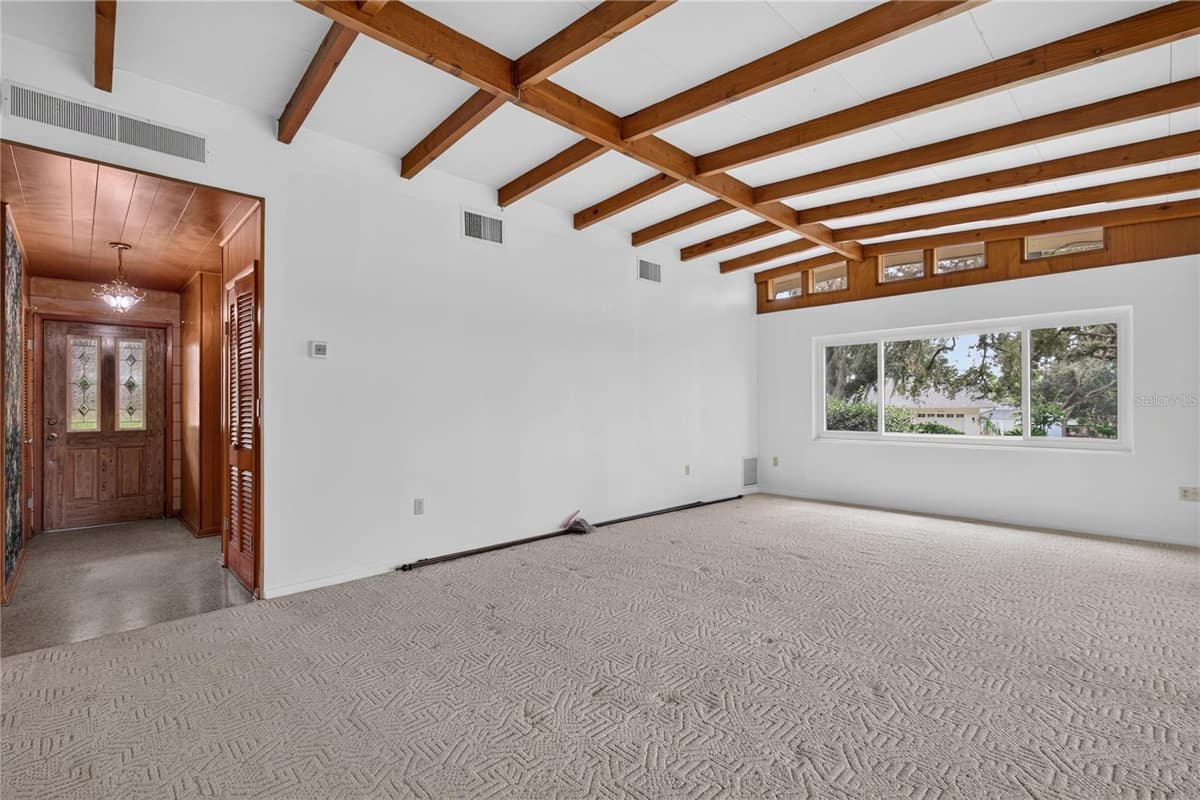 2435 BROADVUE AVE — photo 6 of 39