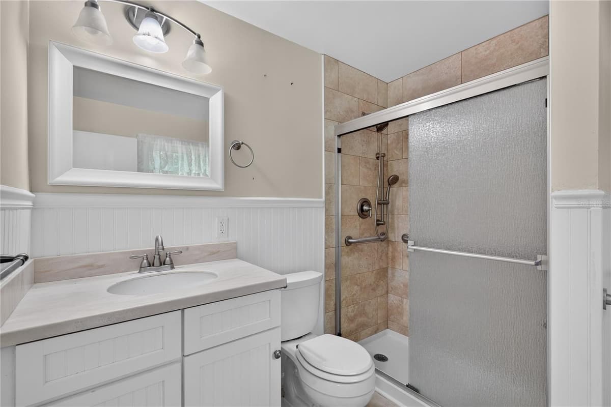 2435 BROADVUE AVE — photo 15 of 39
