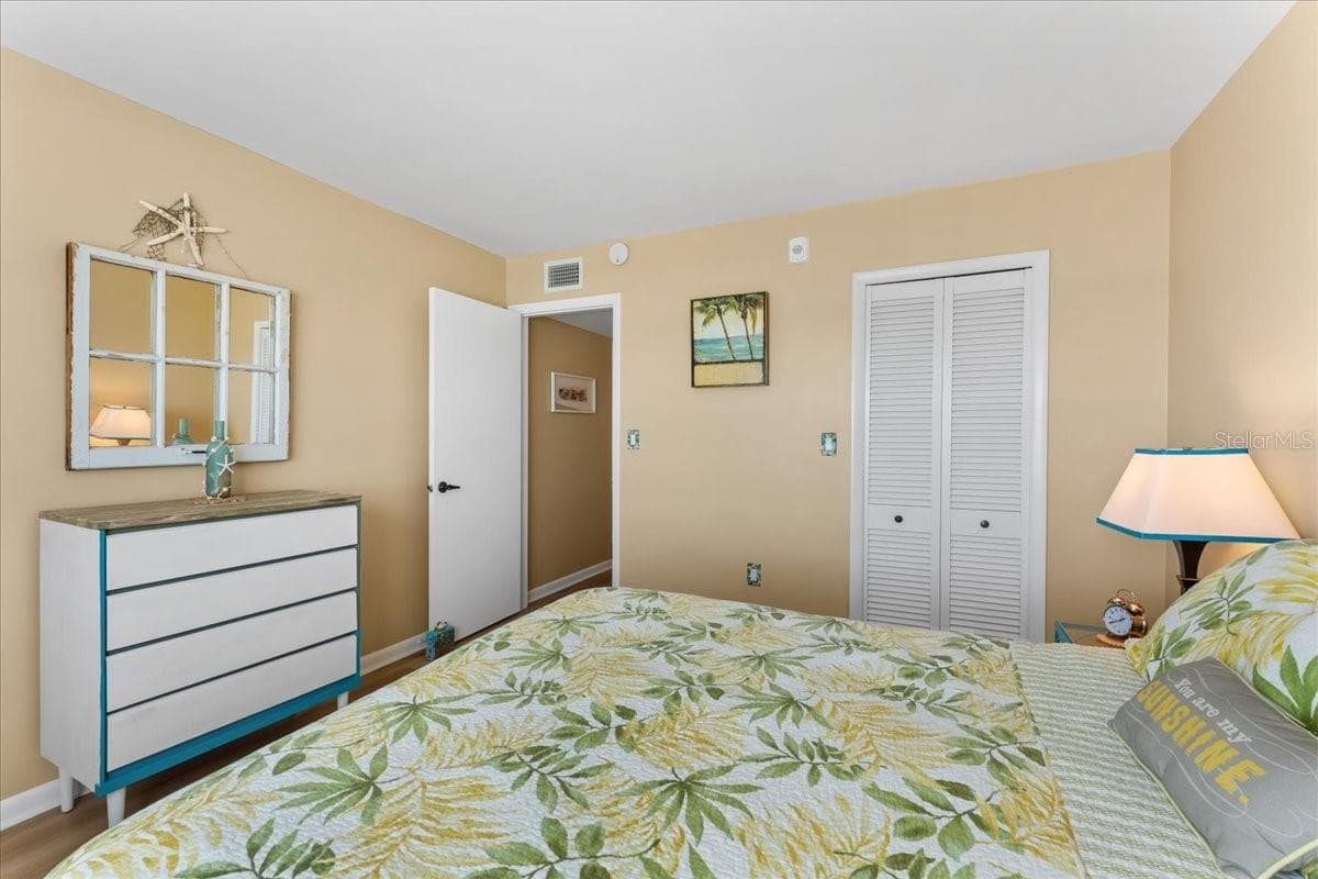 5020 BRITTANY DRIVE — photo 16 of 30
