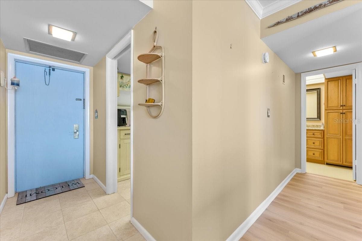 5020 BRITTANY DRIVE — photo 14 of 30