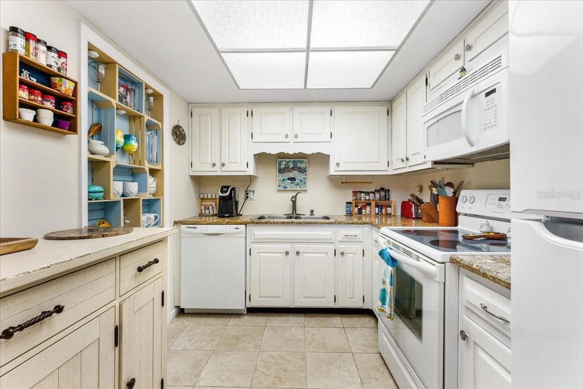 5020 BRITTANY DRIVE — photo 12 of 30