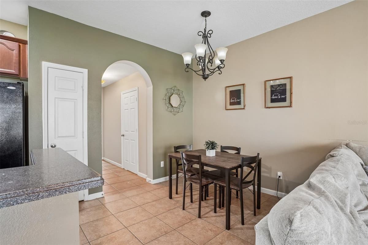 1329 HERITAGE COMMONS DRIVE — photo 12 of 40