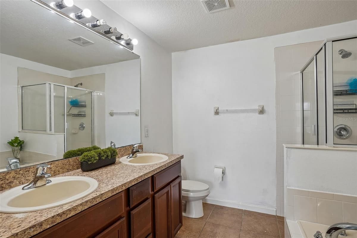 1329 HERITAGE COMMONS DRIVE — photo 18 of 40