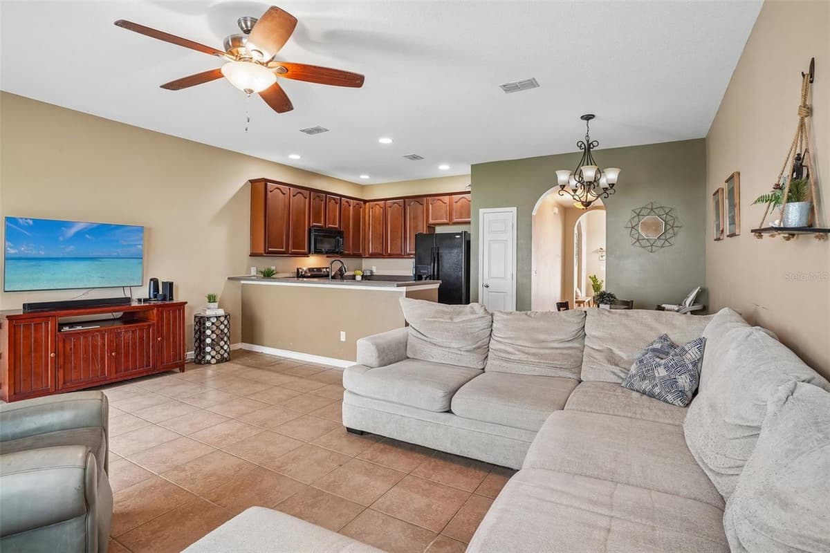 1329 HERITAGE COMMONS DRIVE — photo 10 of 40