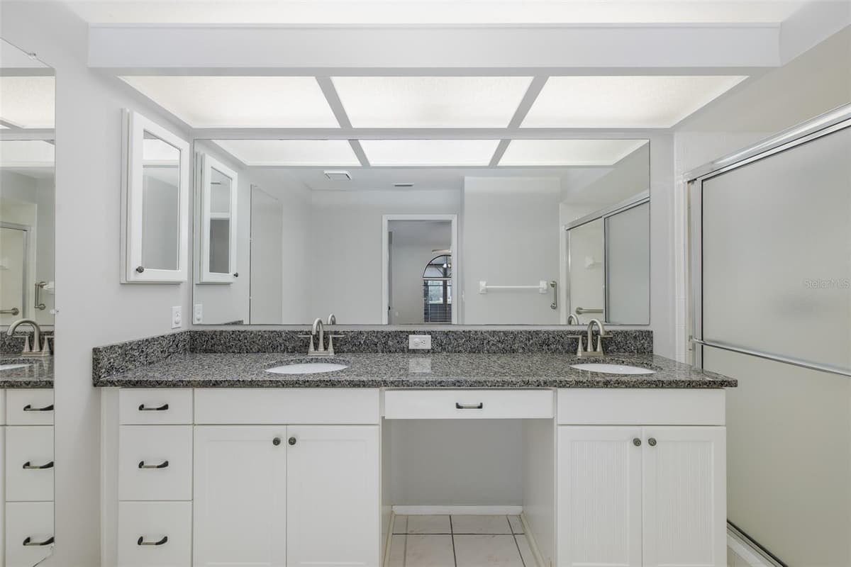 5508 SALEM SQUARE DRIVE — photo 15 of 23