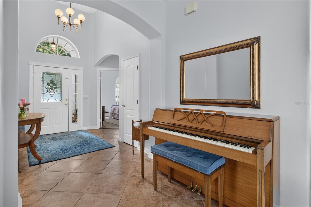 4075 KINGSLEY STREET — photo 4 of 33