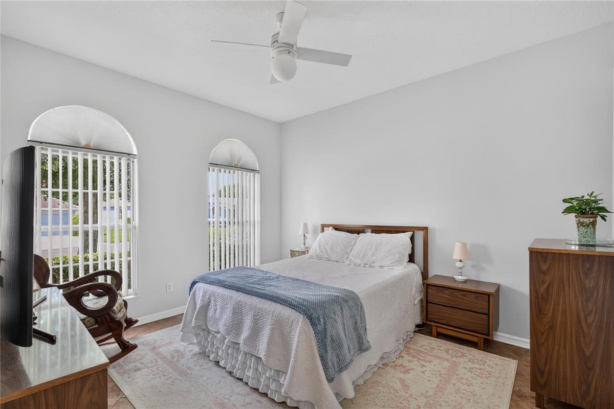 4075 KINGSLEY STREET — photo 16 of 33