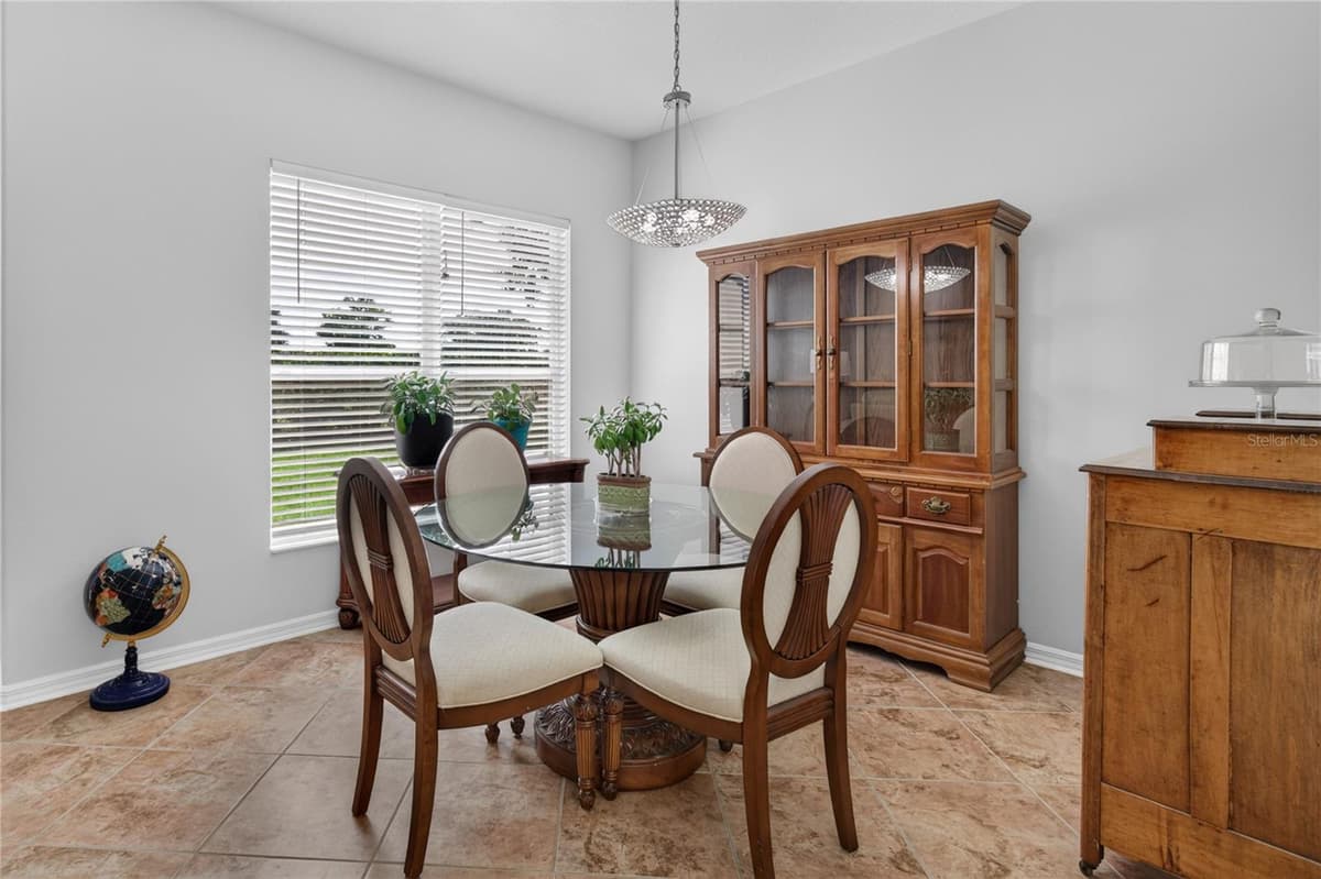 4075 KINGSLEY STREET — photo 10 of 33