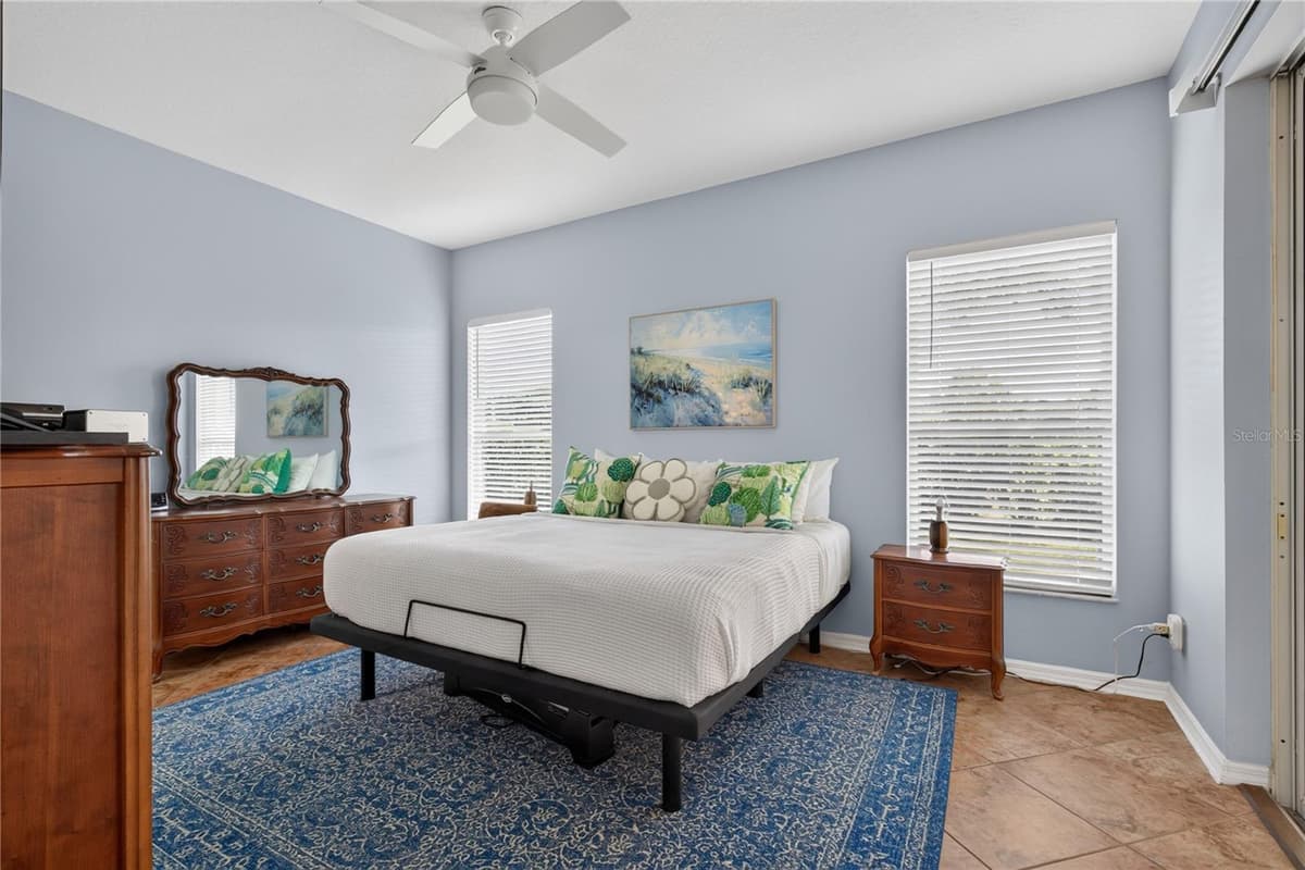 4075 KINGSLEY STREET — photo 11 of 33