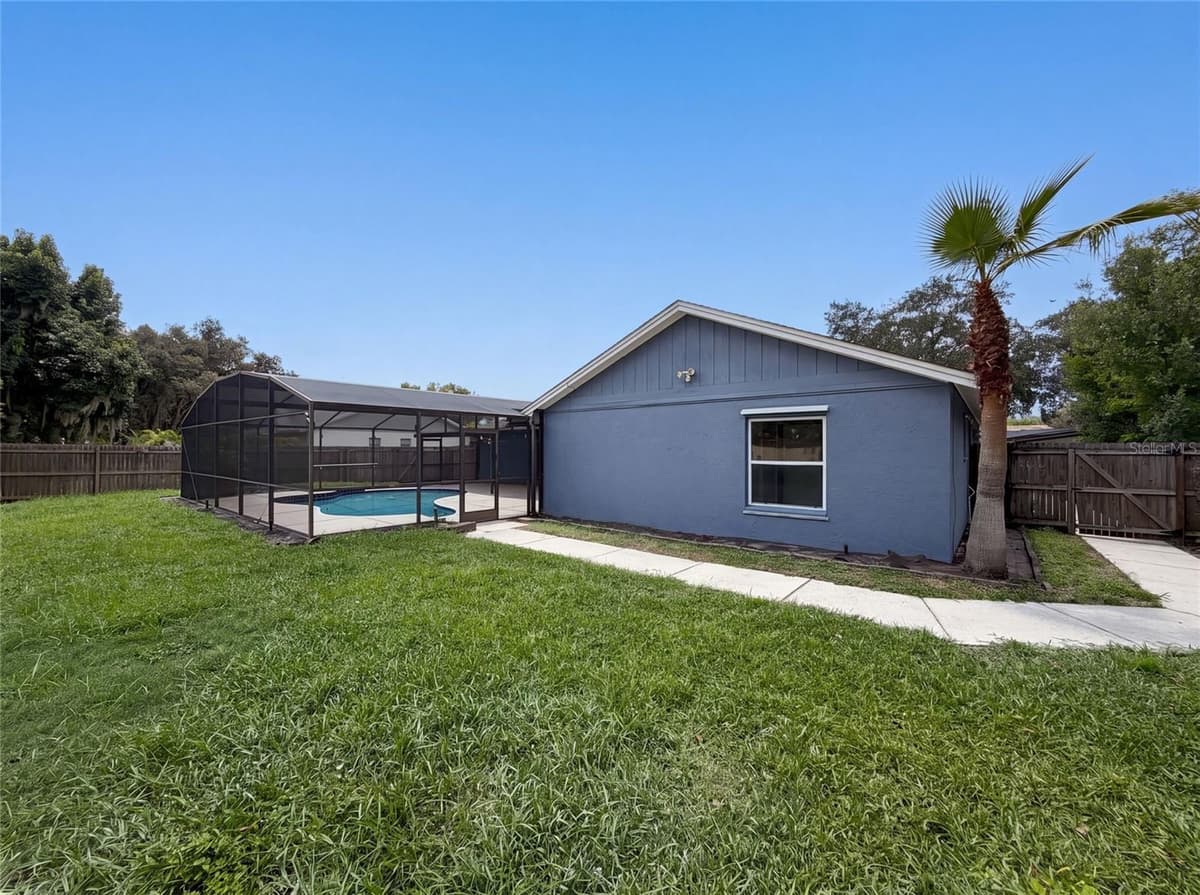 4830 DUNBARTON DRIVE — photo 5 of 32