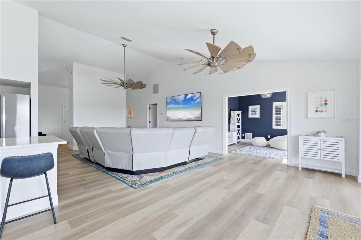 1649 MANOR ROAD — photo 4 of 34