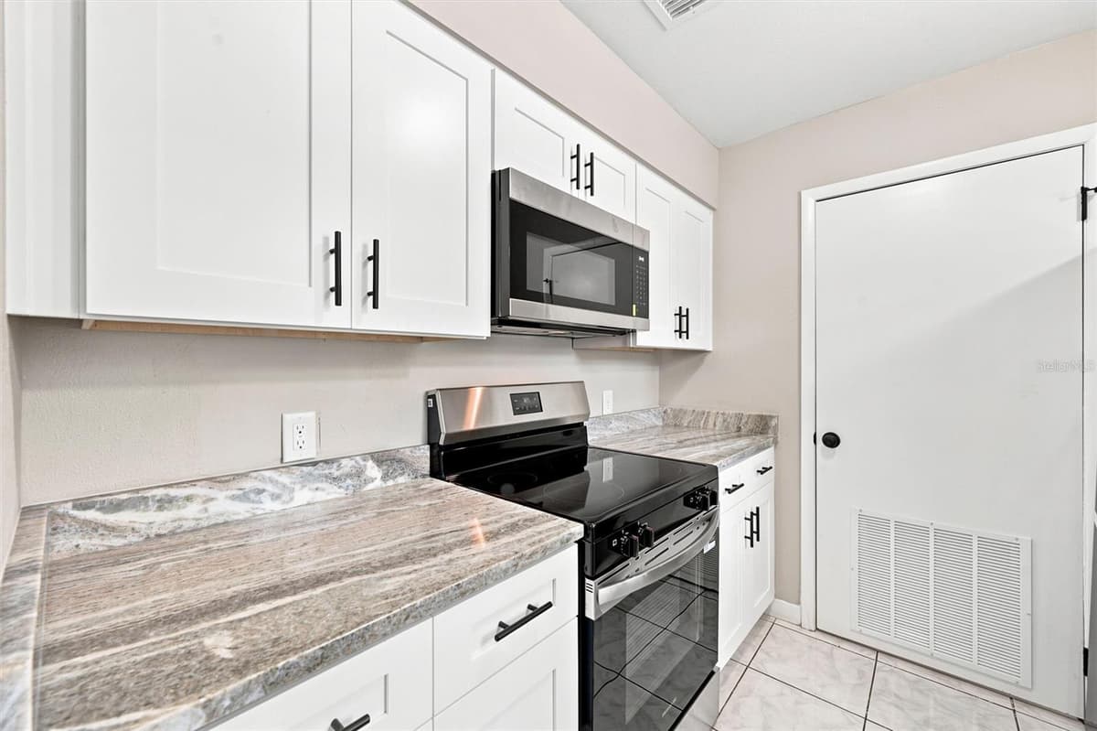 4215 BAY DRIVE — photo 11 of 24
