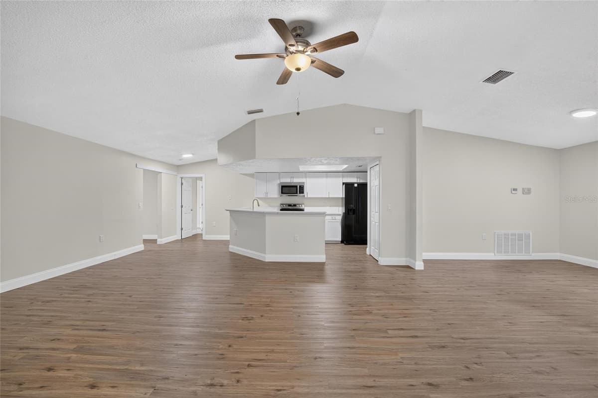 27526 GREEN WILLOW RUN — photo 8 of 78