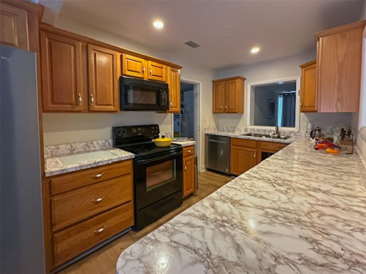 1020 COTTONWOOD STREET — photo 16 of 20