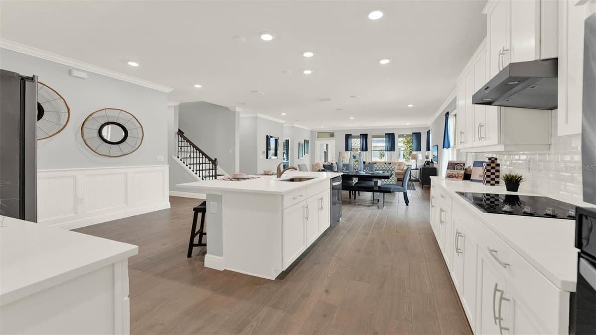 11833 SHINE VIEW LANE — photo 4 of 32