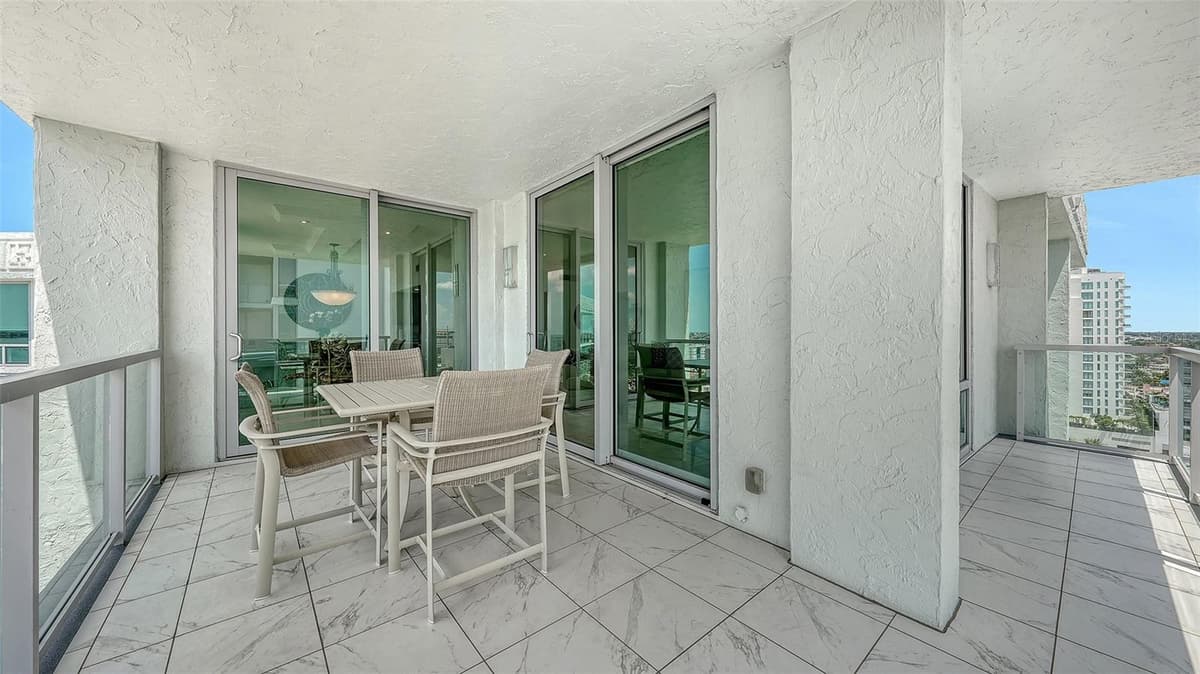 1111 GULFSTREAM AVENUE — photo 13 of 52