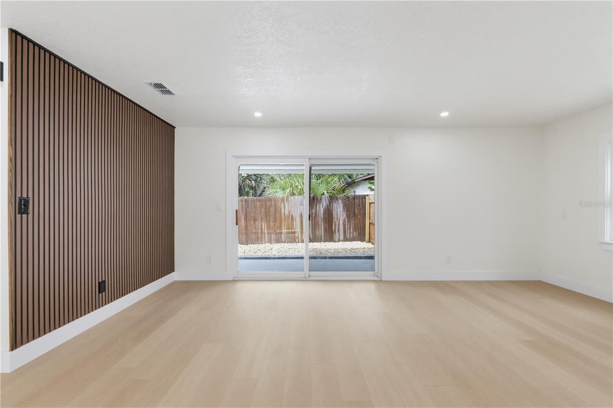 5616 GOLDEN NUGGET DRIVE — photo 4 of 24