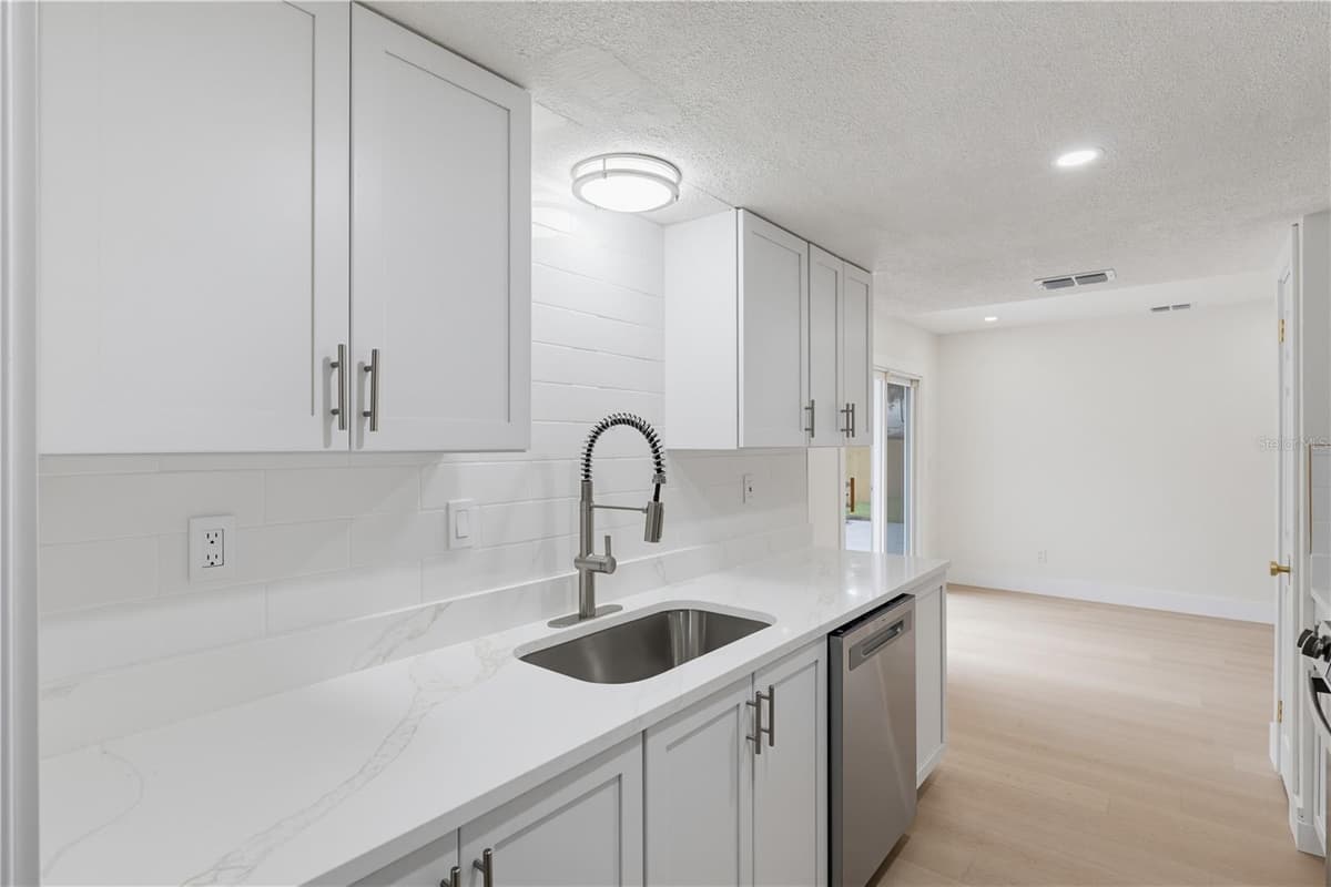5616 GOLDEN NUGGET DRIVE — photo 5 of 24