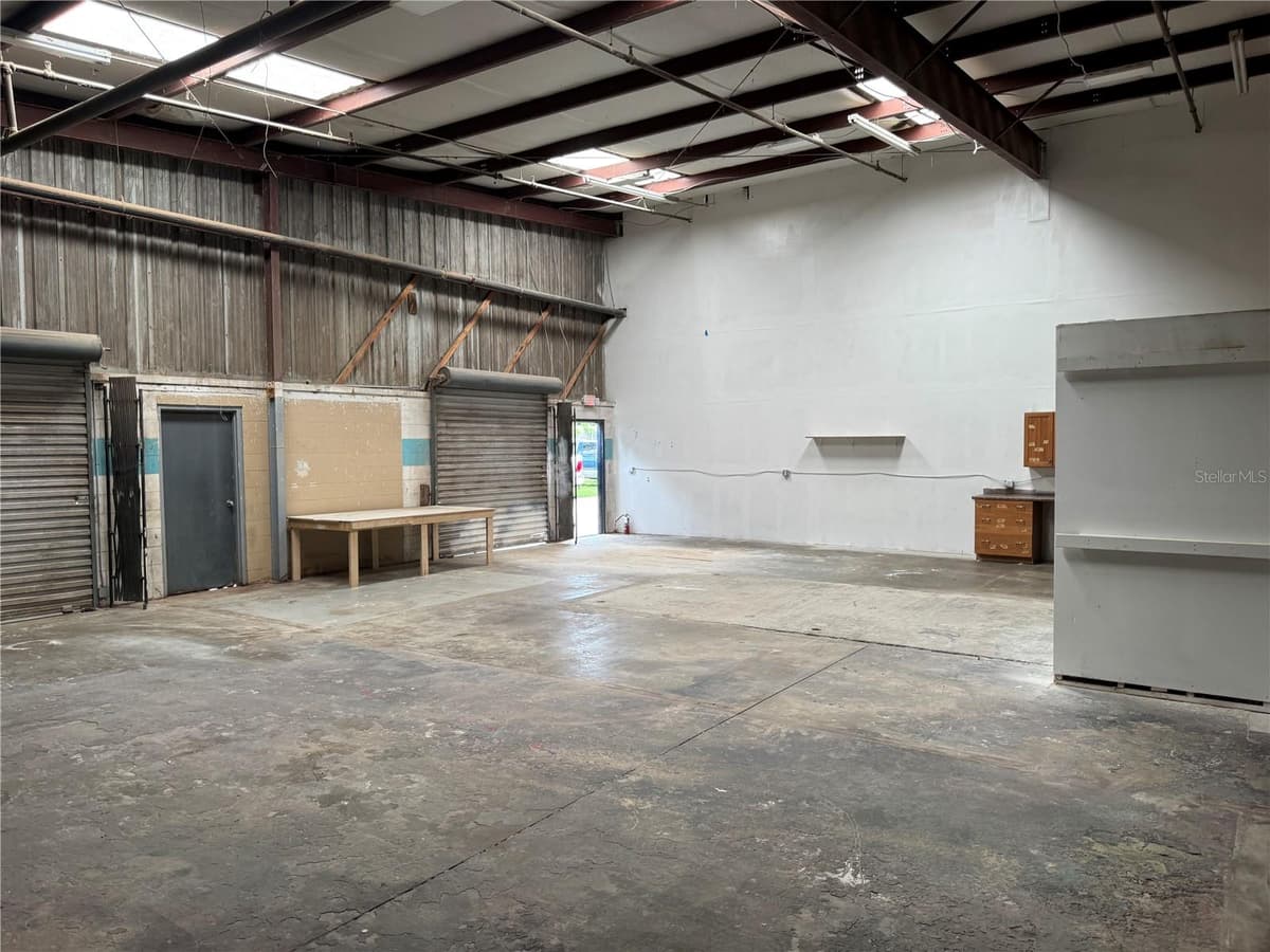 2920 AIRPORT BOULEVARD — photo 4 of 7
