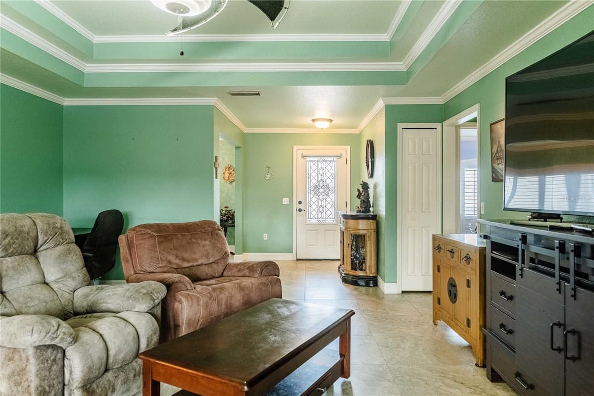 205 THOMAS COURT — photo 16 of 50