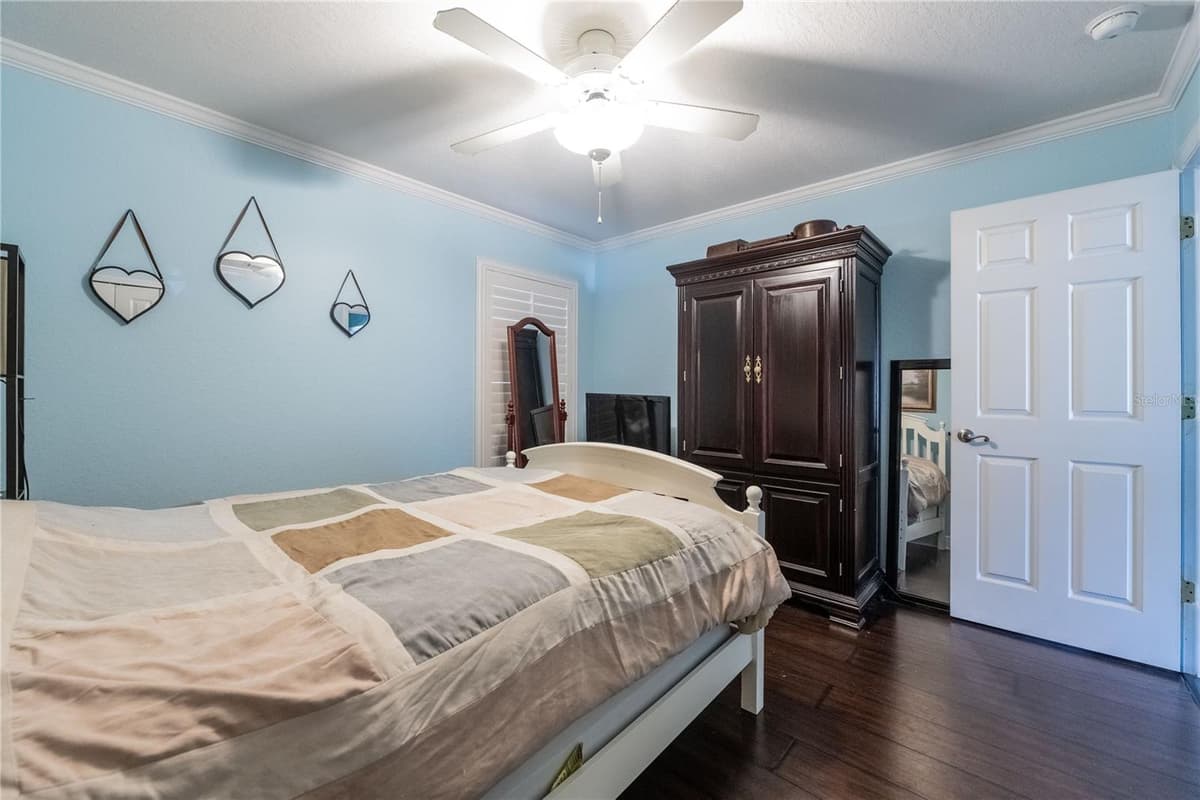 205 THOMAS COURT — photo 31 of 50