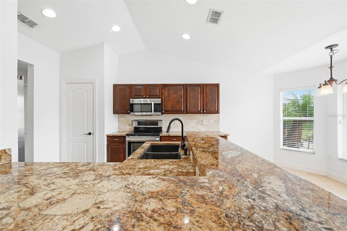 1845 FARRINGTON DRIVE — photo 19 of 69
