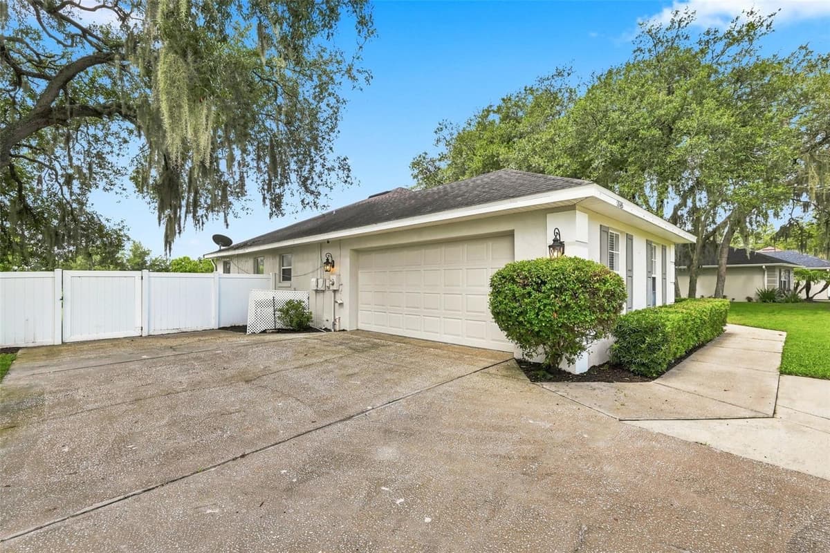 1845 FARRINGTON DRIVE — photo 38 of 69